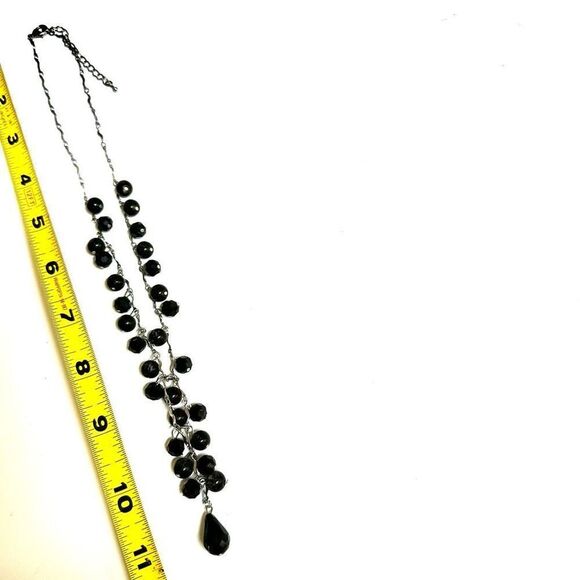 Black and silver tone beaded Y necklace - Picture 7 of 8